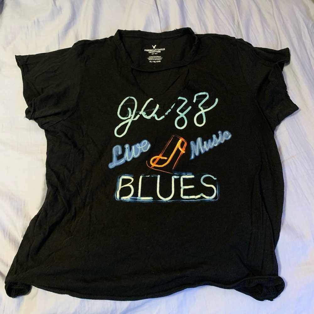 American Eagle shirt